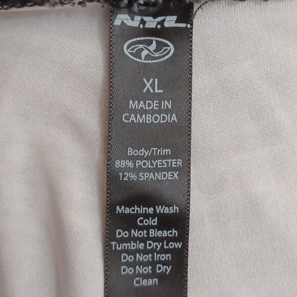 Women's NYL Green and Black Mid-Calf Length Yoga Pants Size XL - Picture 3 of 8